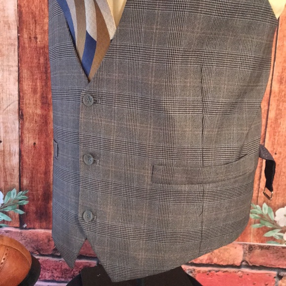 Dress Vest - Picture 17 of 17